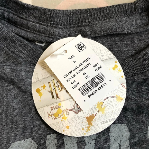 Harry Potter Hogwarts School Crest Short Sleeve Tee Gray size Small - Picture 4 of 6